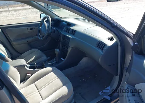 1999 Toyota Camry Le из США, поврежденный, VIN 4T1BG22K4XU531893